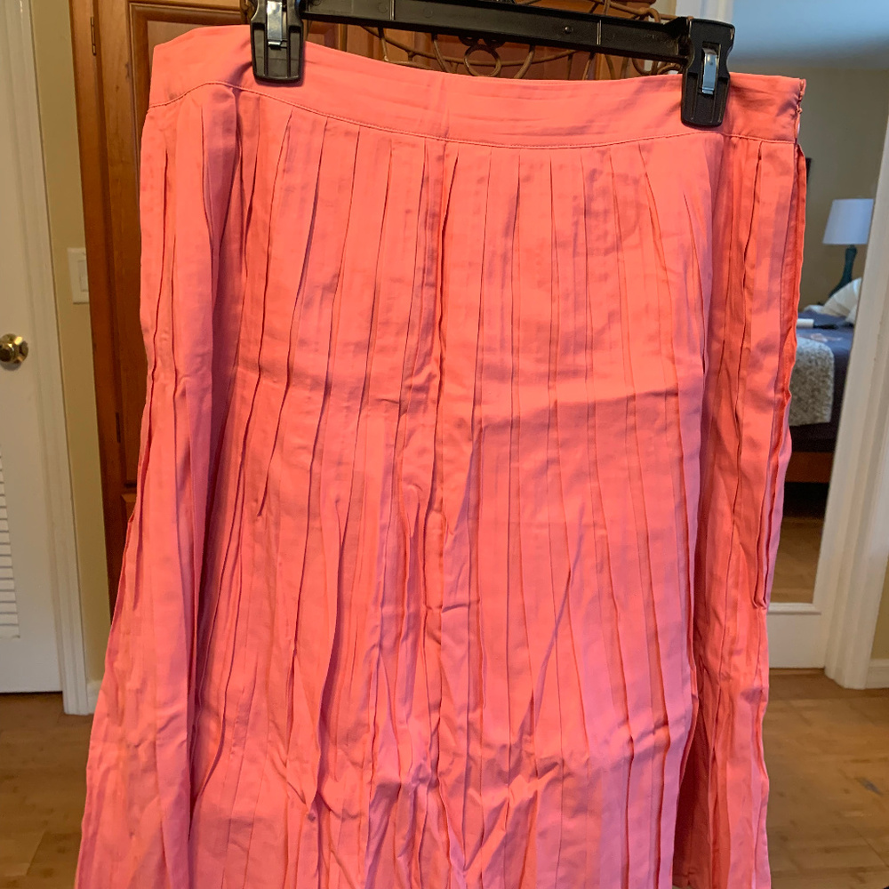 NWOT Coral Talbots pleated skirt, size 10